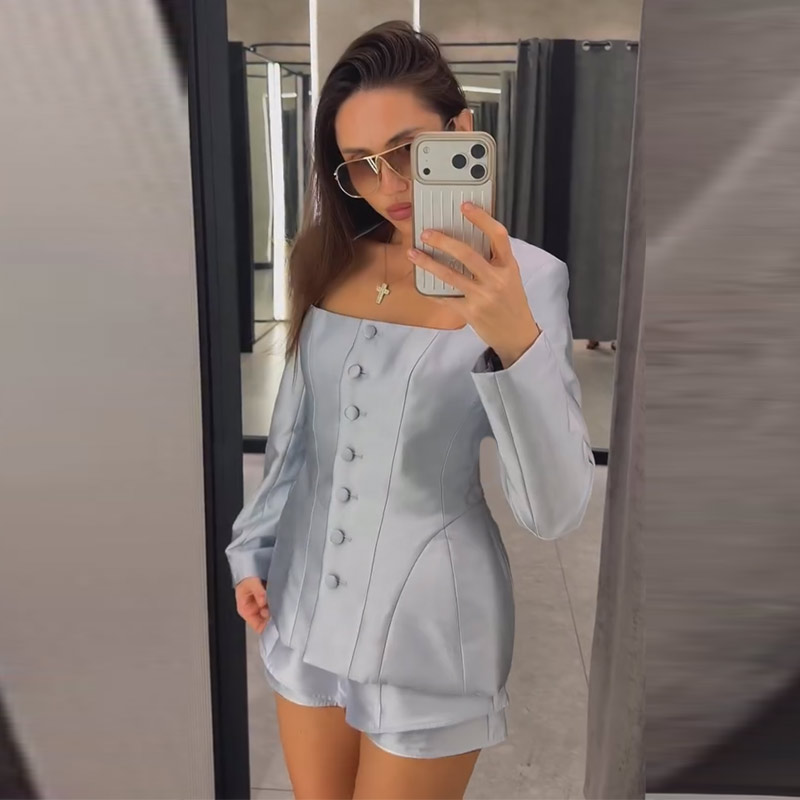 طقم نسائي جديد لخريف 2026: جاك - مراجعة Pocket Square Set وسعره
