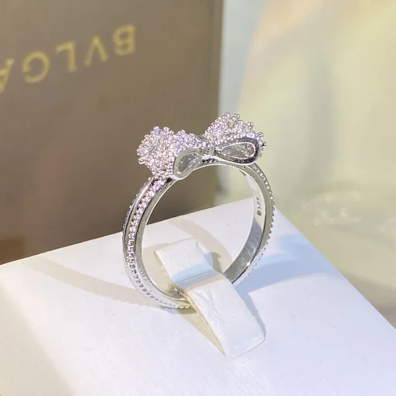 يتوهم القوس الدائري مع المبهر  - مراجعة Tie Clip Silver وسعره