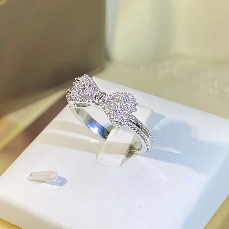 يتوهم القوس الدائري مع المبهر  - مراجعة Tie Clip Silver وسعره